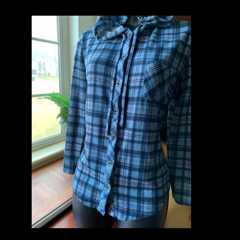 🌟🦋 3/$13 Joe boxer light weight flannel w/ hood